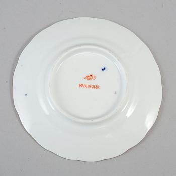 A 17-piece "Cobalt net" porcelain tableware set, Lomonosov, Soviet Union.