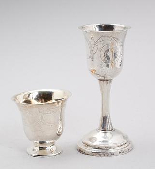 SUPKOPPAR, 2 st, silver, svenska stämplar, tidigt 1800-tal. Vikt ca 61 gram.