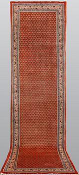 A Sarouk - Mir runner, ca 305 x 82 cm.