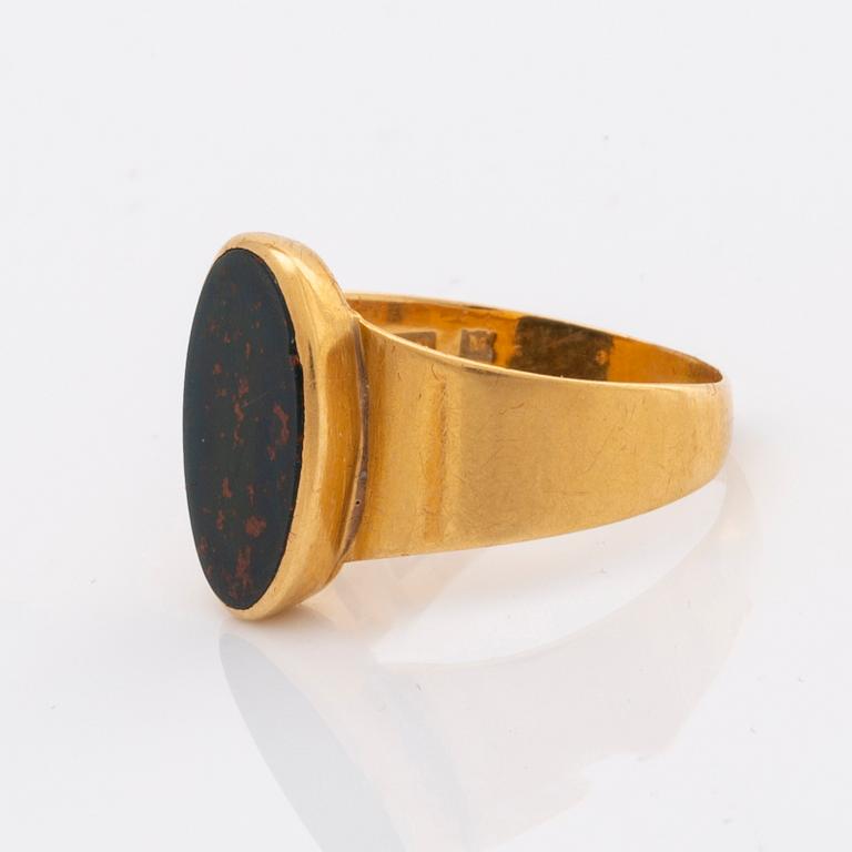 2 RINGS 18K gold, amethystes and bloodstone.