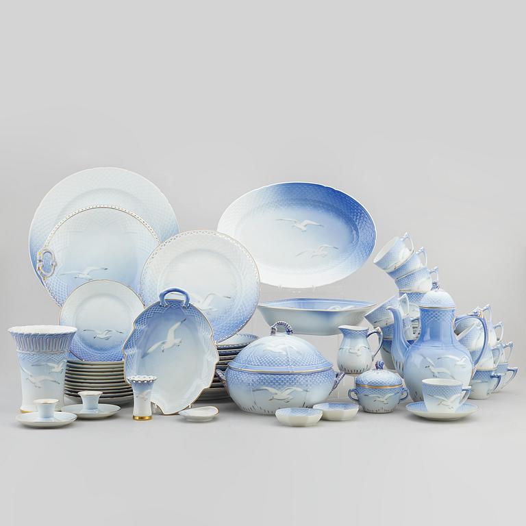 A 'Måsen' service, Bing & Grøndahl (52 pc).
