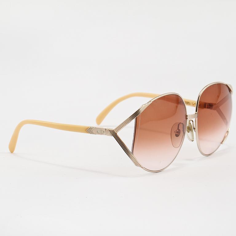 SOLGLASÖGON, Christian Dior, 1900-talets fjärde kvartal.