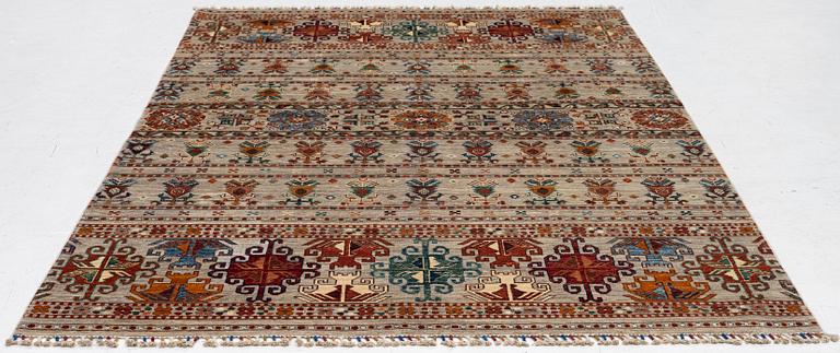 Rug, Pakistan, modern design. 251 x 173 cm.