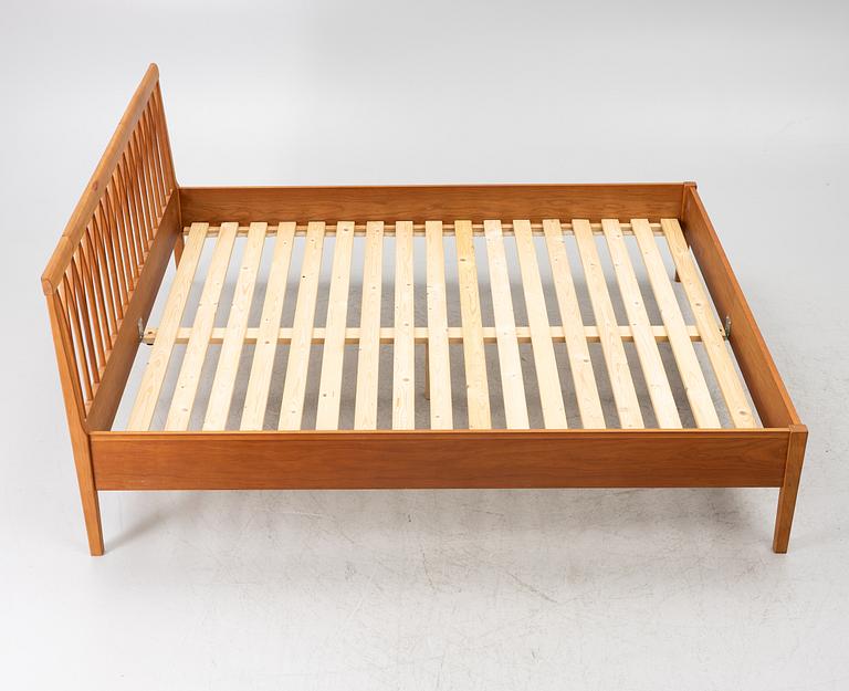 Carl Malmsten, Bed frame, 'Guldheden', Åfors Möbelfabrik, latter half of the 20th century.