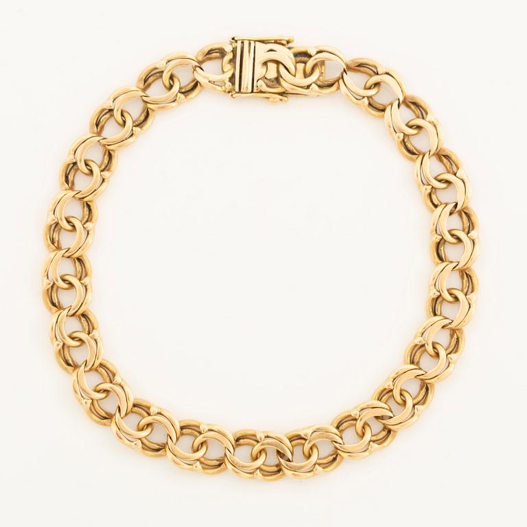 18K gold bracelet.