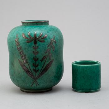 WILHELM KÅGE, vaser 2 st, samt skål. stengods, "Argenta", 1900-talets andra kvartal.