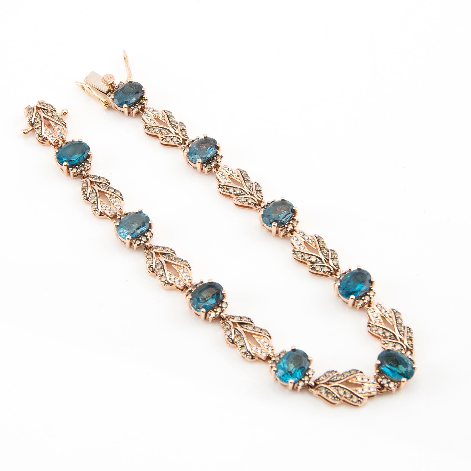 Armband 14K roséguld med runda briljantslipade diamanter och ovalt fasetterade topaser, LeVian.