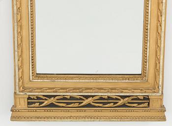 A late Gustavian mirror by E. Wahlberg, master 1788.