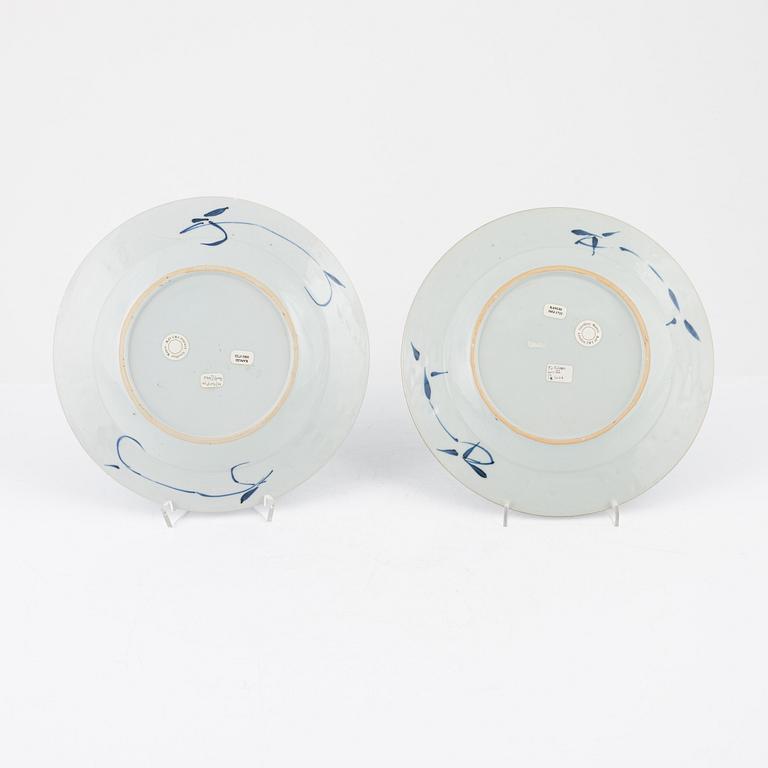 A pair of blue and white porcelain plates, China, Kangxi (1662-1722).