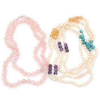 HALSBAND, 2 st, fasetterade rosa kvarts med silver lås samt sötvattenspärlor, turkoser, ametister och agat pärlor.