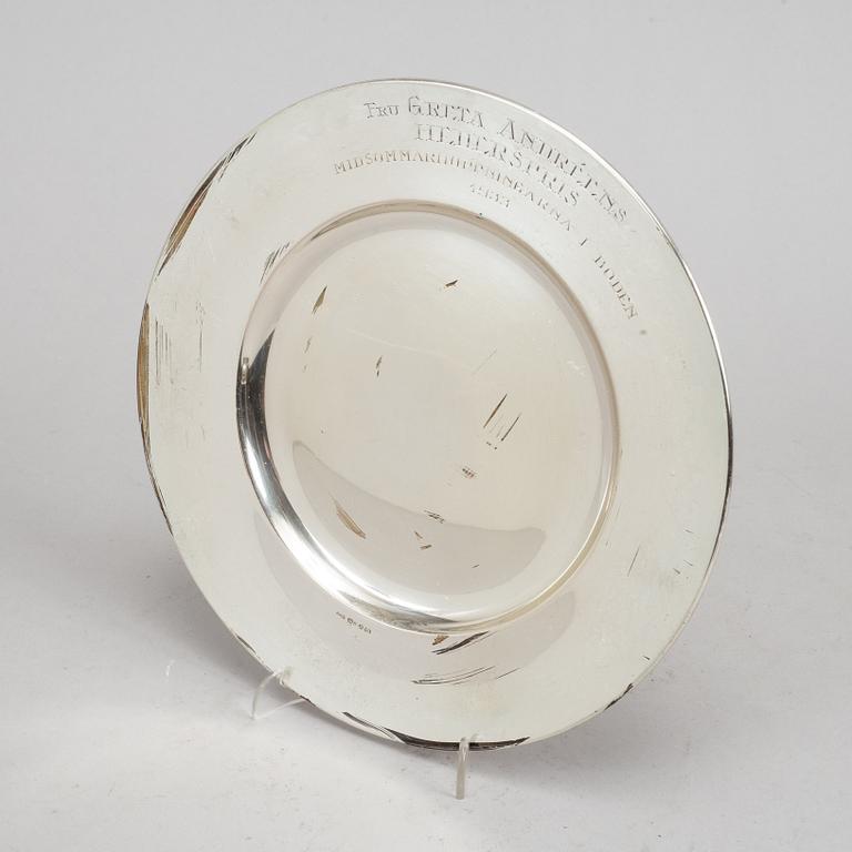 31 swedish silver dishes with engraving, including K Anderson, Stockholm 1927.