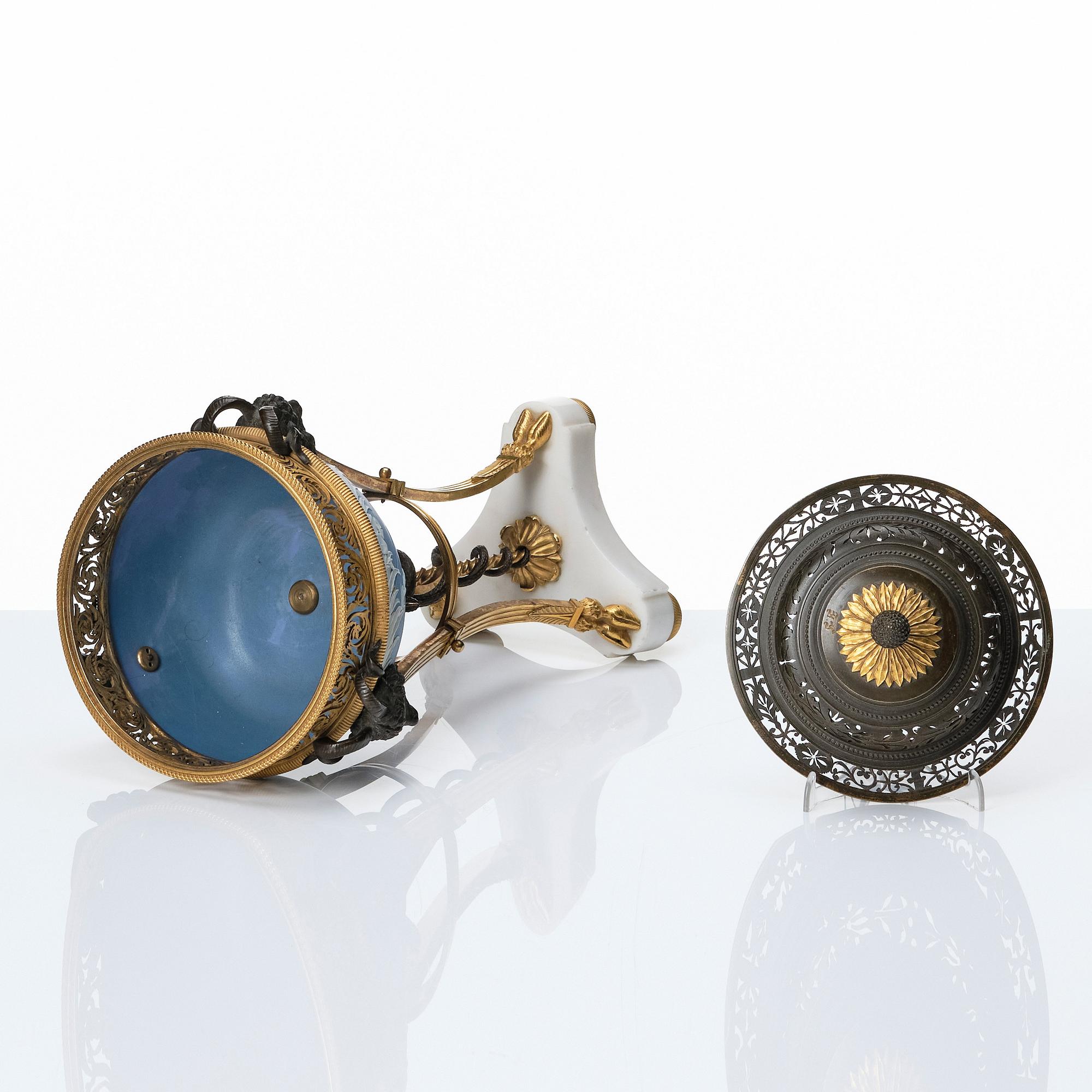 Potpourriurnor med lock, ett par, 1800-tal.