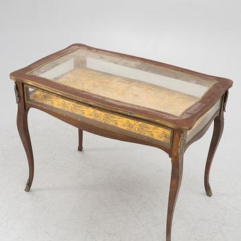 Display table, Louis XV style, from around the year 1900.