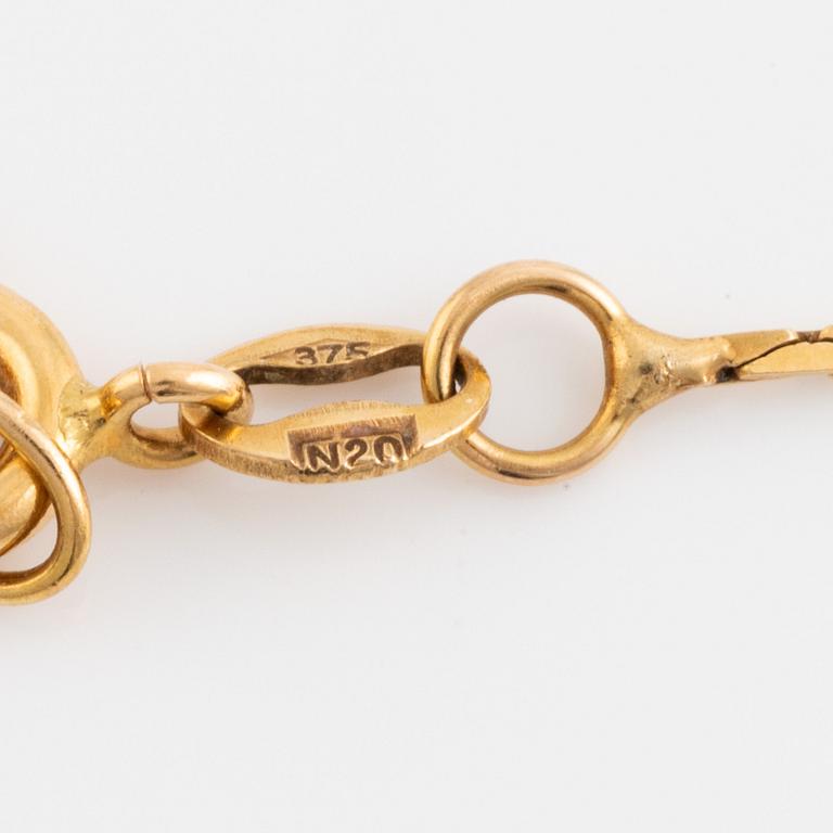 Hängsmycke med rosenslipade diamanter och pärla, med kedja.