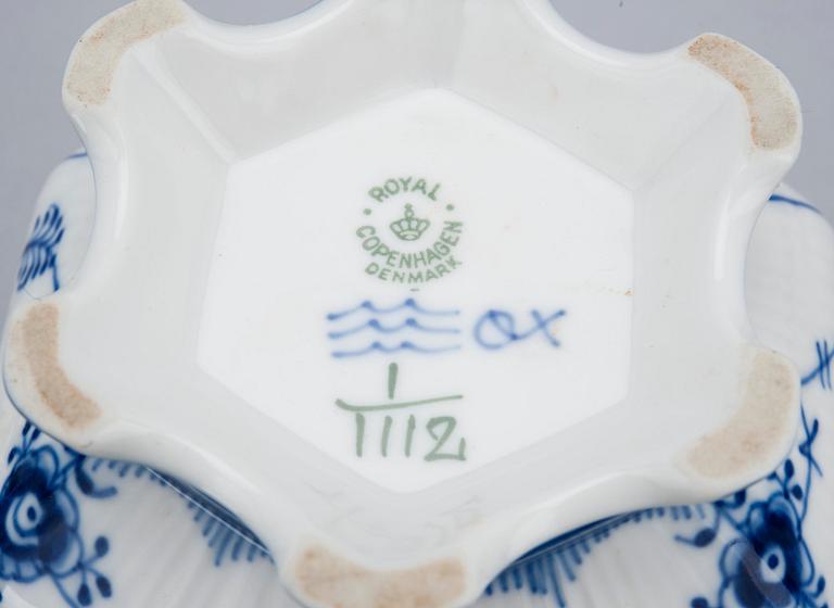 KAFFESERVIS, 25 delar, porslin, "Musselmalet", Royal Copenhagen Danmark.