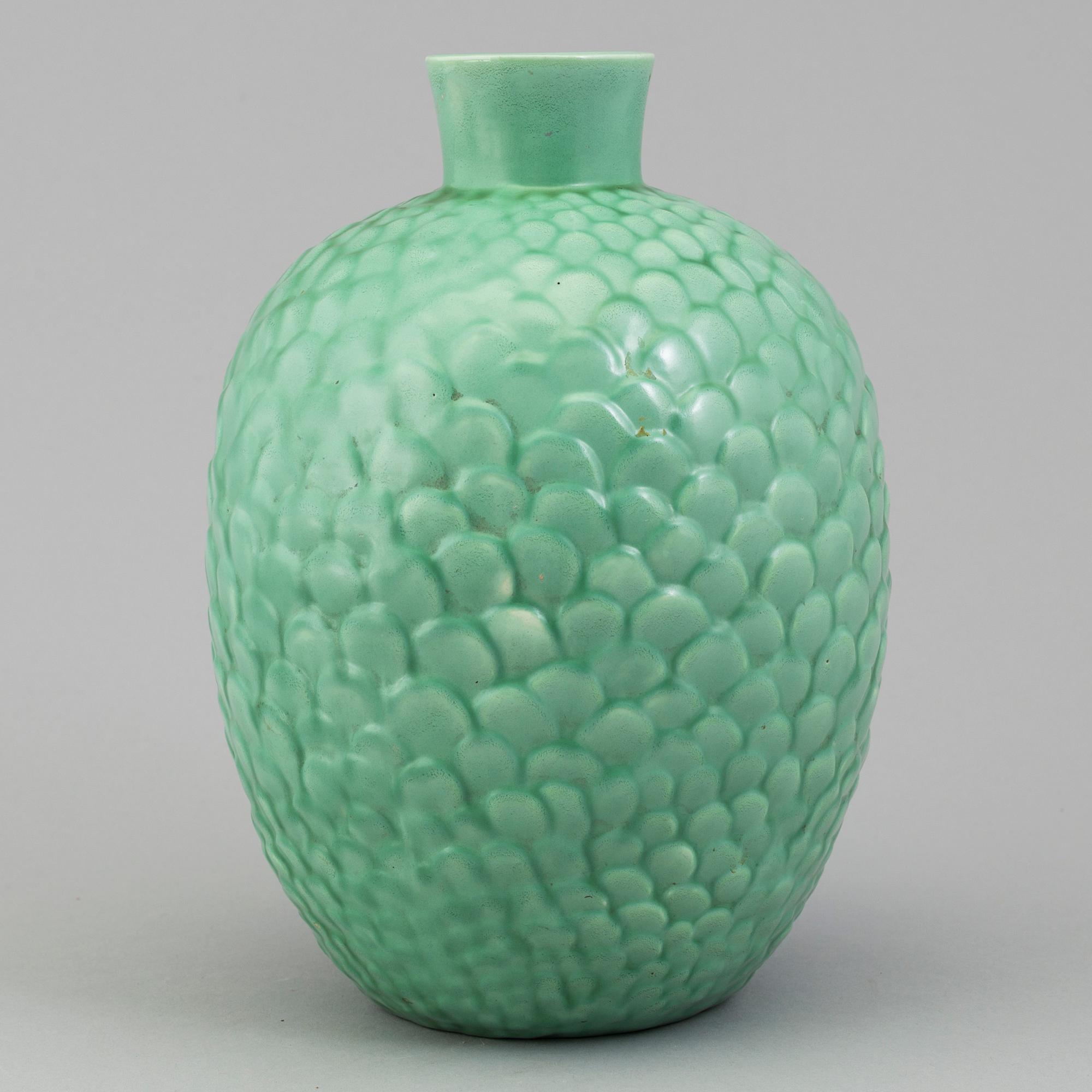 A 1940´s earthenware Anna-Lisa Thomson vase from Upsala Ekeby.