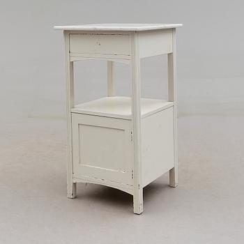 SÄNGBORD, 1900-talets första hälft.