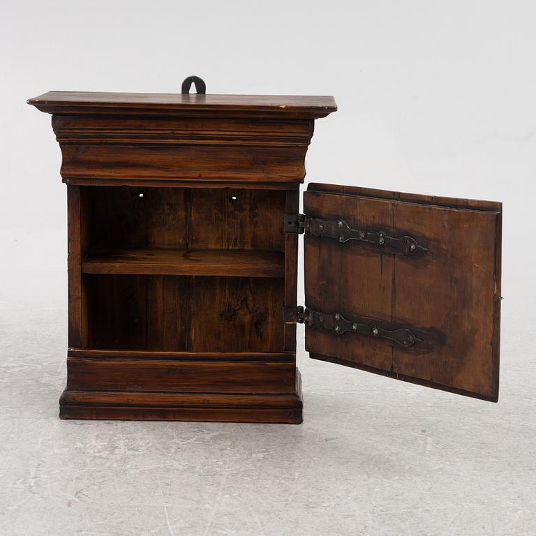 Hanging cabinet, 18th Century.