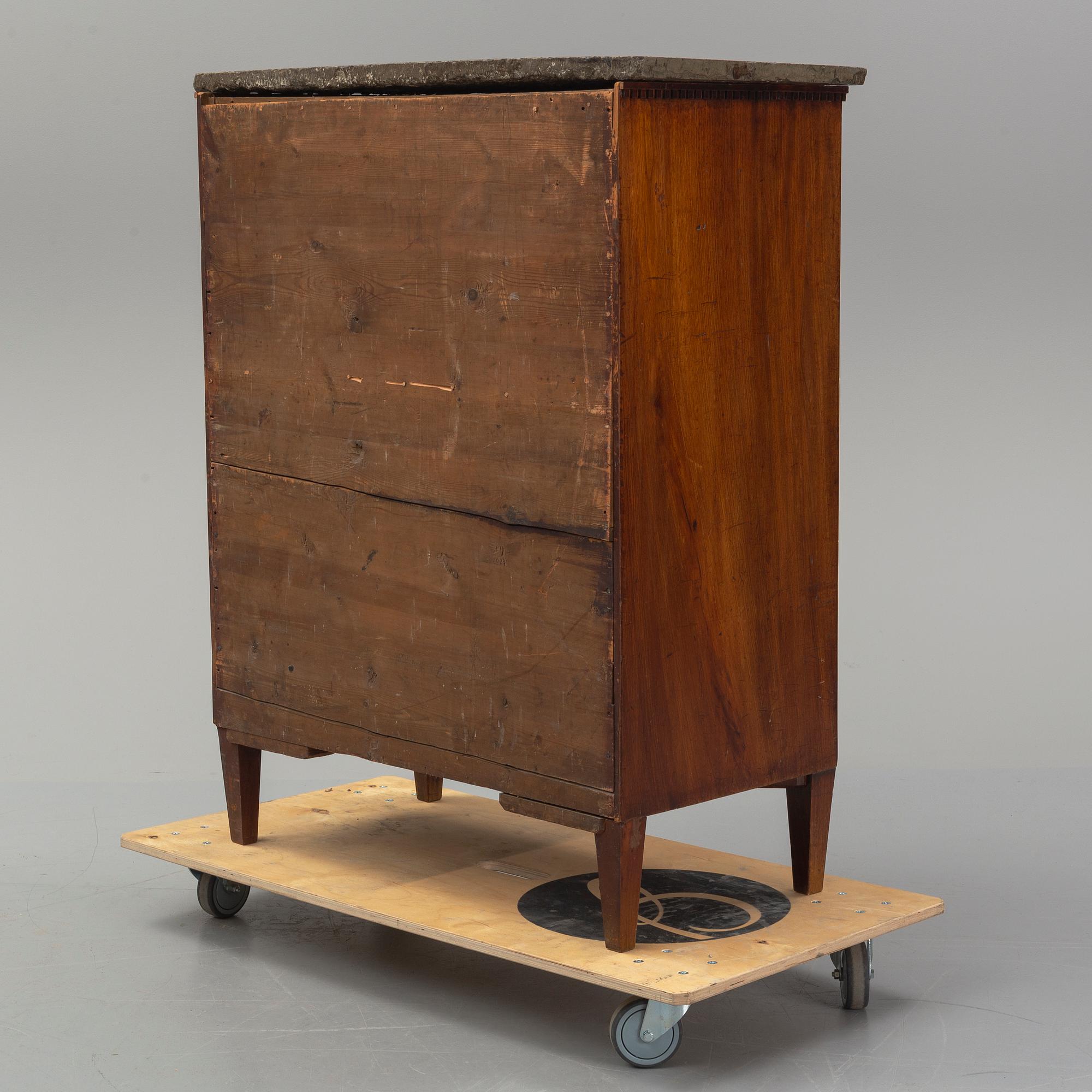 A late Gustavian, mahogny  secretaire from around the year 1800.
