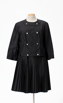 218. A 1960's Modèle André Originale two piece suit.