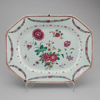 STEKFAT, porslin, Kina, Qianlong (1735-95).