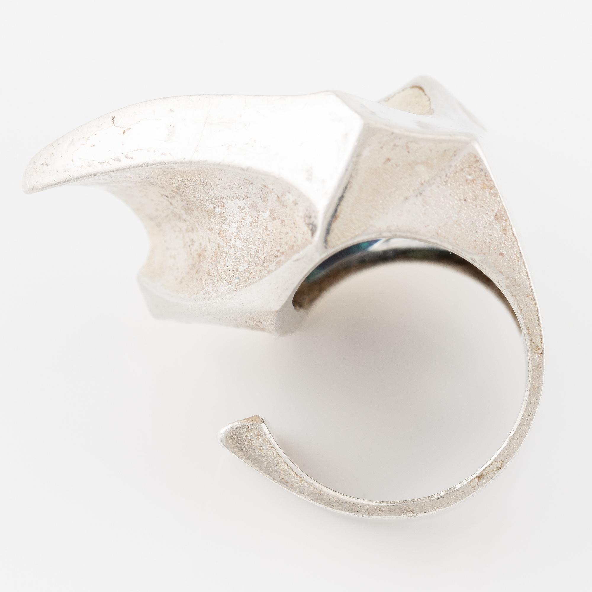 Björn Weckström, Ring "Varelsens öga", sterlingsilver och akryl. Lapponia 1973.