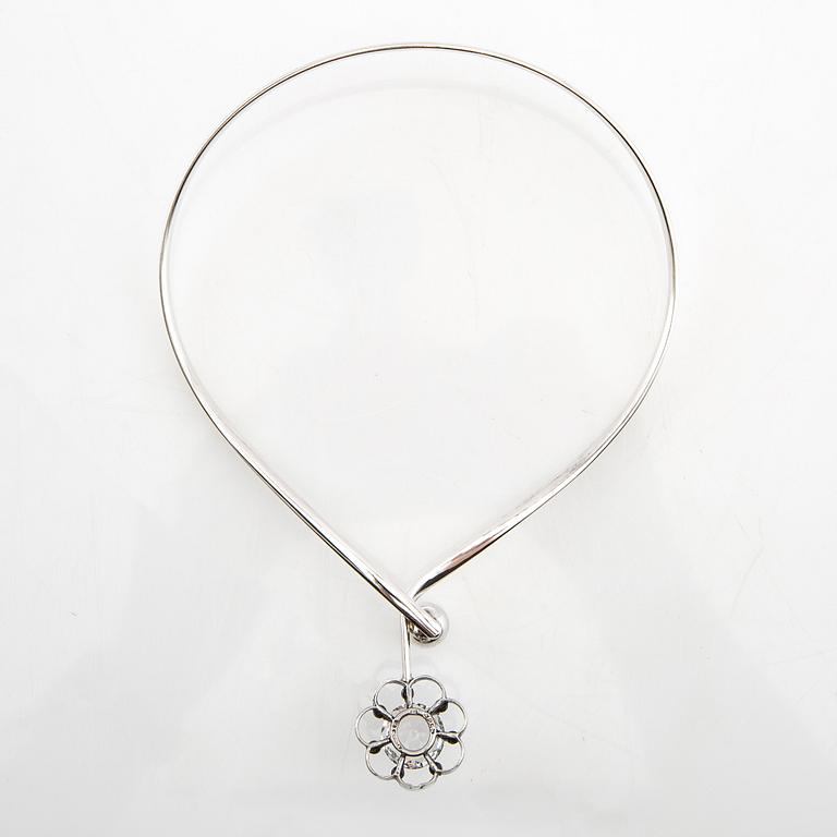 Necklace of silver with a faceted rock crystal, Alton Falköping 1976.