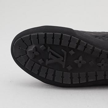 LOUIS VUITTON, a pair of sneakers, size 35,5.