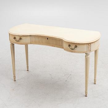 A dressing table with a stool, Blomstermåla, mid 20th Century.