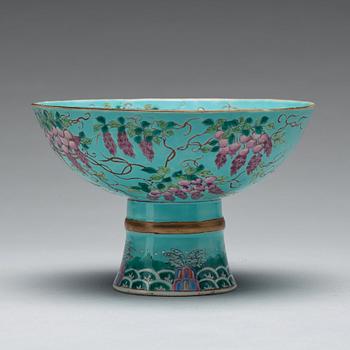 A 'wisteria' Stemcup, Qing dynasty, circa 1900.