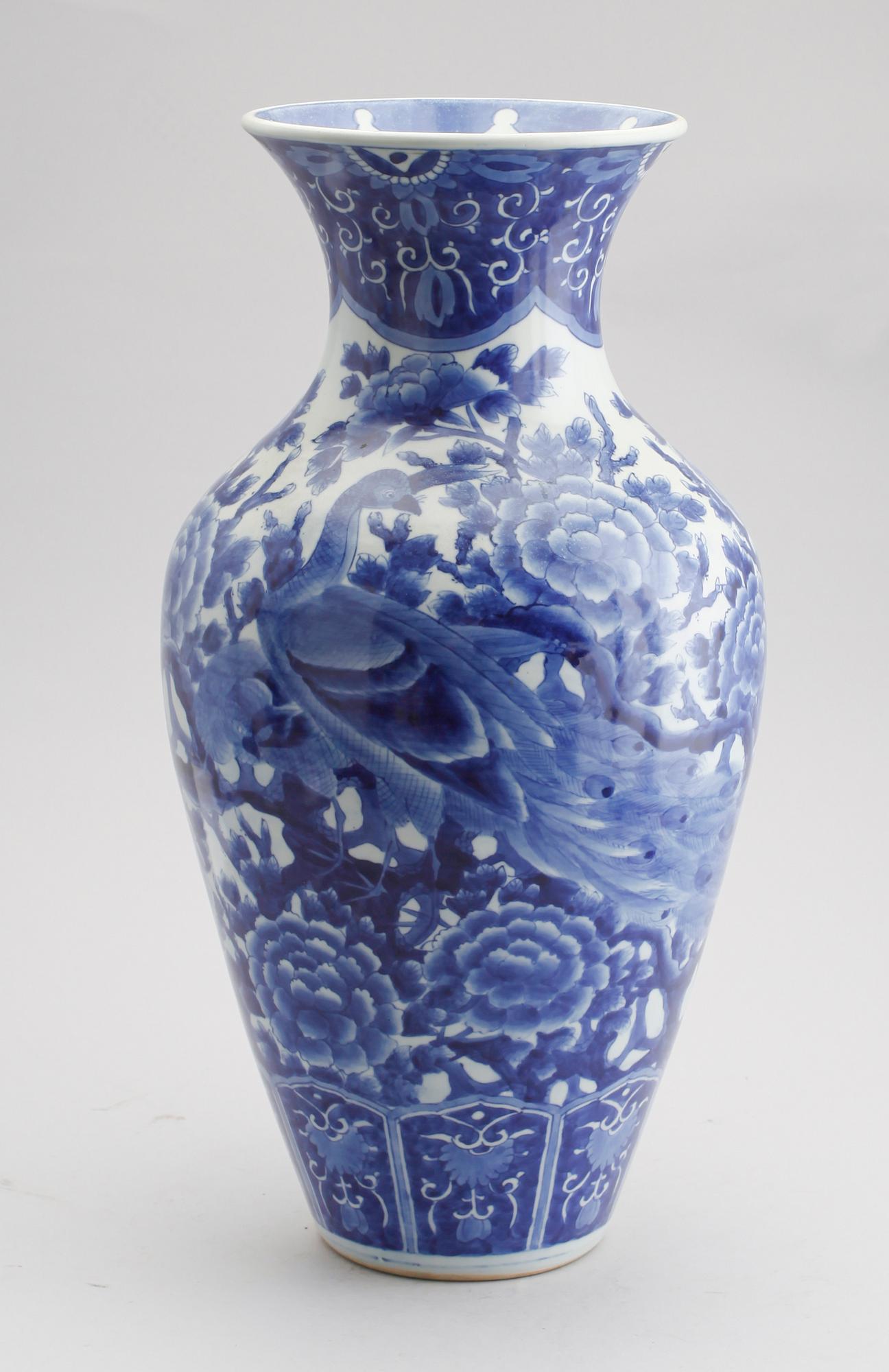 GOLVVAS, porslin, Japan, omkring 1900l.