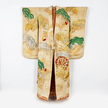 A Japanese silk wedding kimono, 20th century.