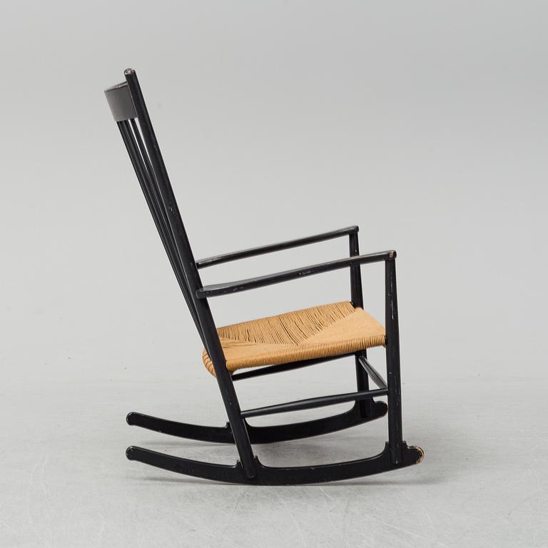 HANS J WEGNER, gungstol,  "J 16". FDB Möbler, 1900-talet sandra hälft.
