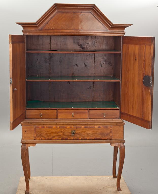 SKÅP, senbarock. 1700-tal.