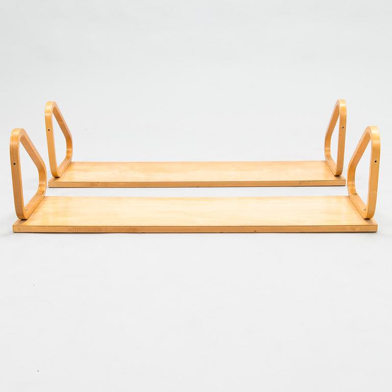 Alvar Aalto, hyllor, 2 st, 112B, Artek 1900-talets mitt.