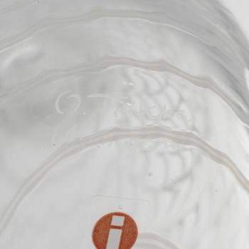 Oiva Toikka, a 'Mediator dove' glass bird, signed O. Toikka Nuutajärvi.