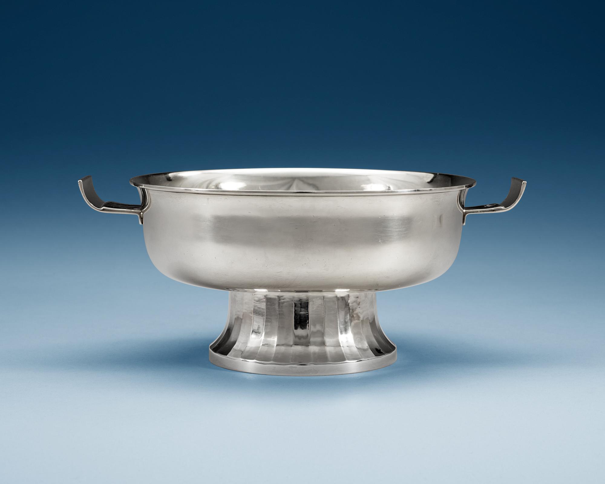 A silver bowl possibly designed by Sylvia Stawe, C.G Hallberg Stockholm 1930.