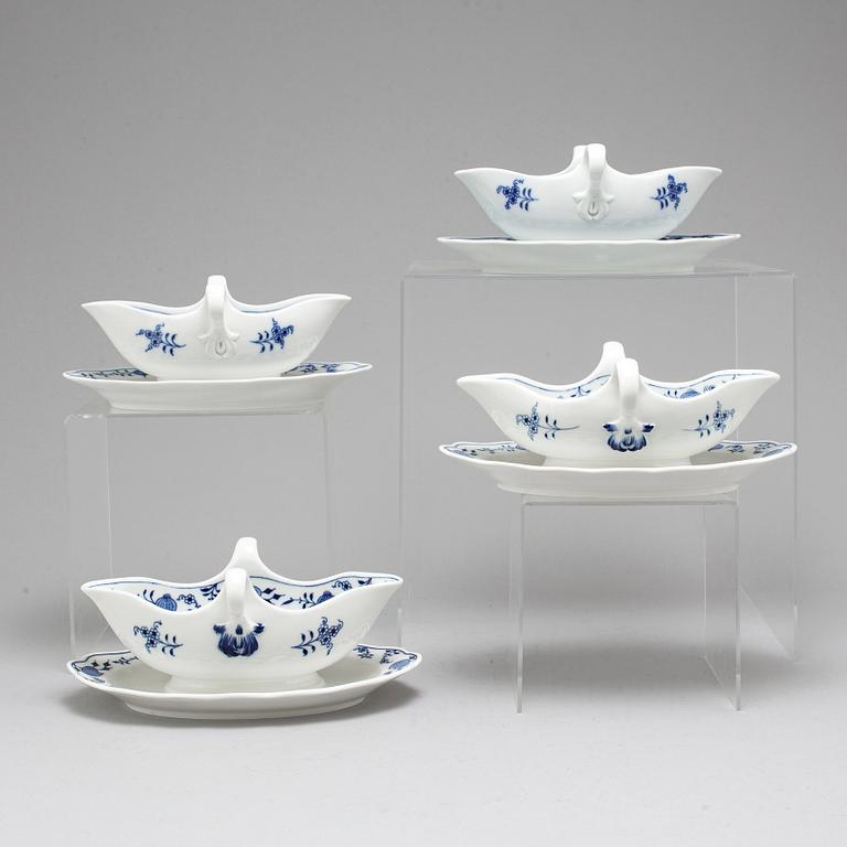 A part 'Blue Onion' pattern porcelain dinner service, Meissen, 20th century (119 pieces).