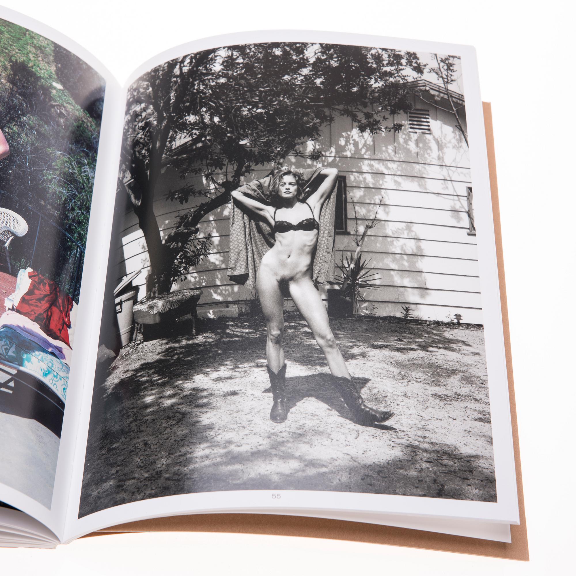 UTSTÄLLNINGSKATALOGER, 2 st, Helmut Newton, Sex & Landscapes / Yellow Press, De Pury & Luxembourg, Zurich, 2001-2002.