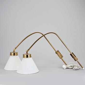 JOSEF FRANK, vägglampor, ett par, modell 2484, Firma Svenskt Tenn.