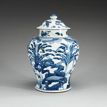 URNA med LOCK, porslin. Qing dynastin, Kangxi (1662-1722).
