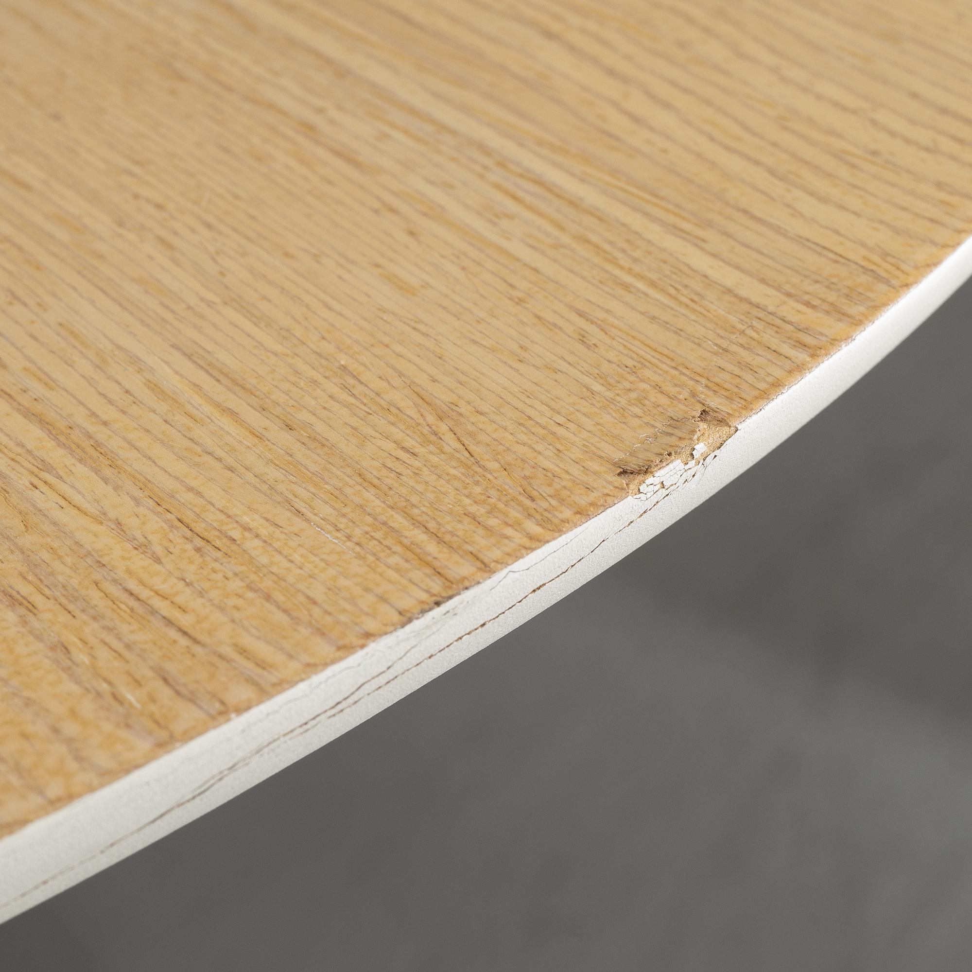 Lievore Altherr Molina, matbord, 'Eolo', Arper.