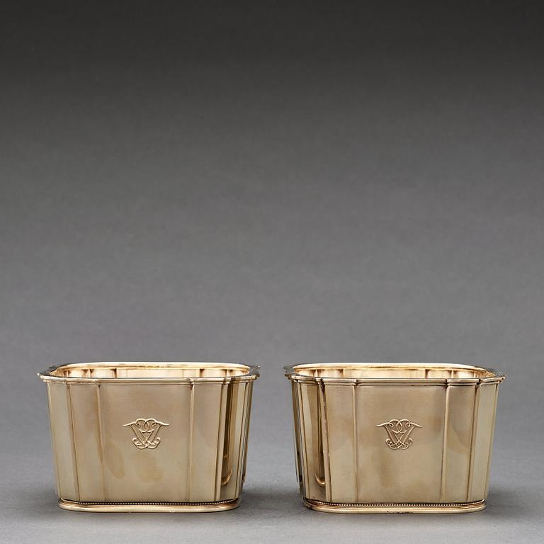 Atelier Borgila, a pair of gilt sterling faceted bowls, Stockholm 1946.