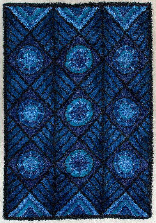 A possibly Marianne Richter machine made long pile rug ca 230 x 172 cm.