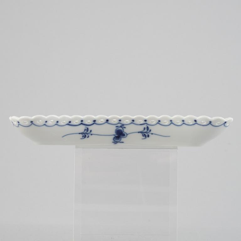 Fat, porslin, Royal Copenhagen, "Musselmalet helblond", modell 1173, 1974-78.