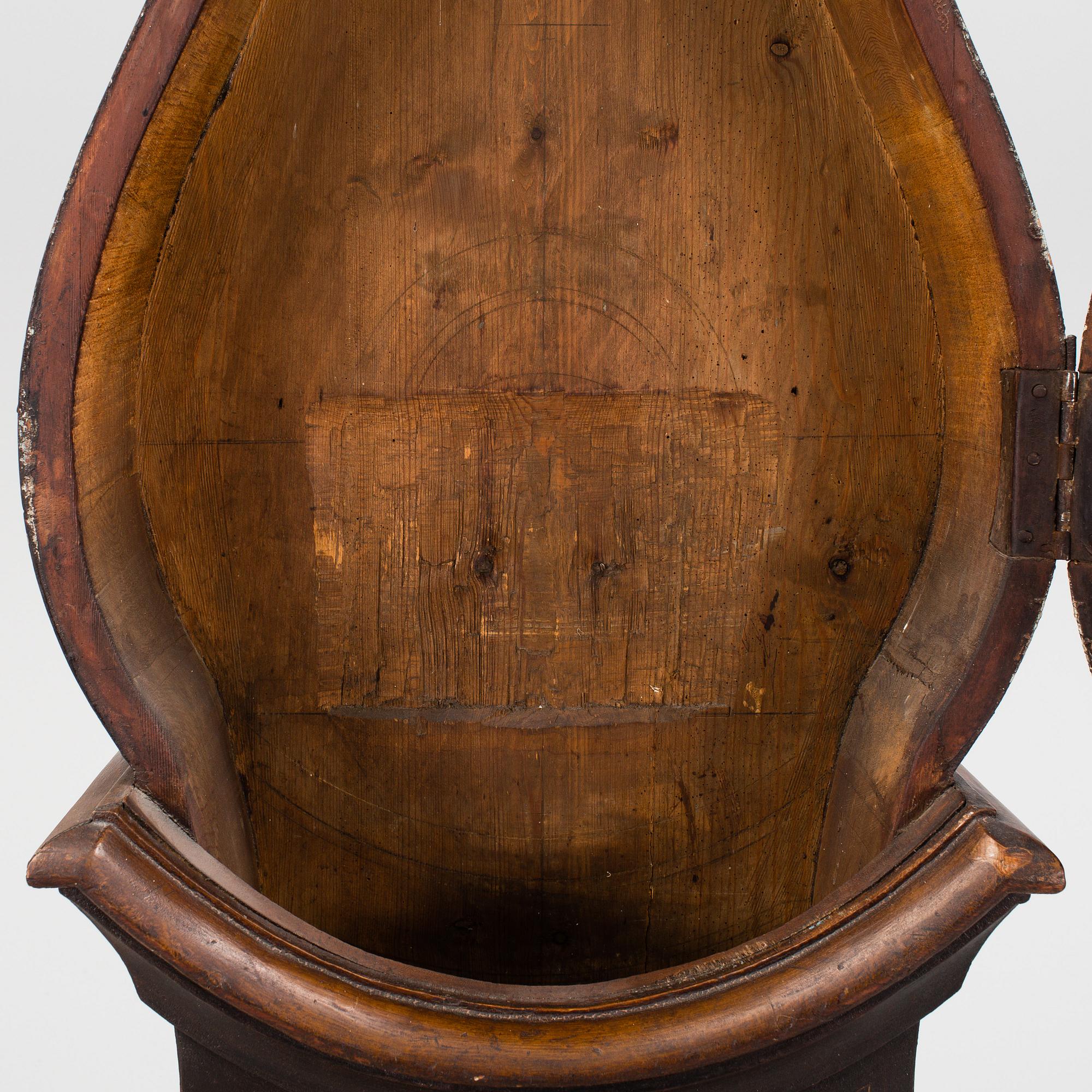 A LATE 18TH CENTURY LONG CASE CLOCK BY CARL FREDRIK FRÉN.