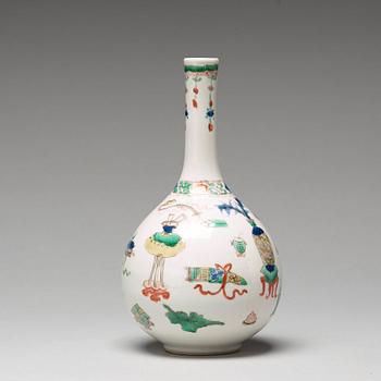 VAS, porslin. Qingdynastin, Kangxi (1662-1722).