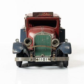 Märklin, "Standard" tank truck. Germany, 1930s.