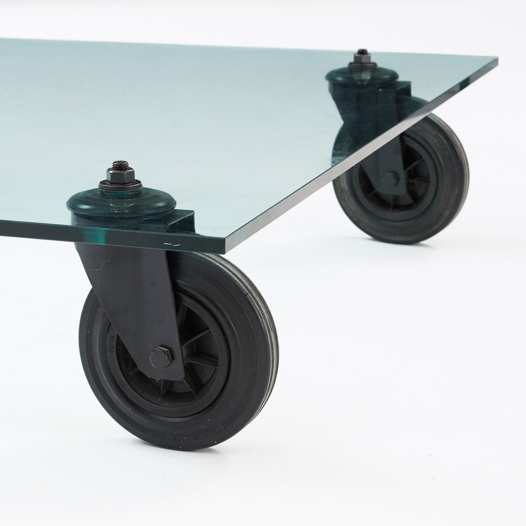 GAE AULENTI, soffbord, "Tavolo con Ruote", Fontana Arte, Italien.