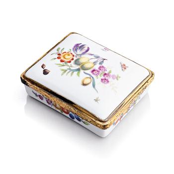 382. Box, porcelain, Meissen style, probably Germany 19th century,